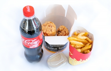 Meniu Pulpe de pui+Coca Cola 0,5 l