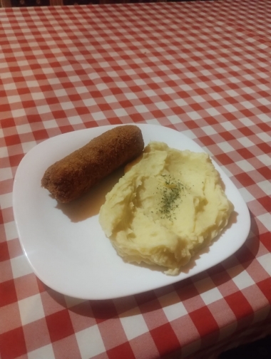 Clātite cu carne cu cartofi 